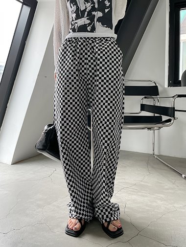 Checkerboard banding pants